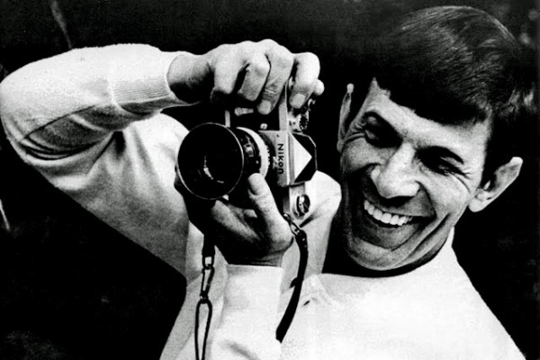 Leonard-Nimoy-and-a-Nikon-F