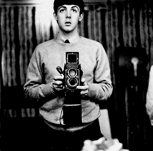 Paul-McCartney-self-portrait-with-a-twin-reflex-camera