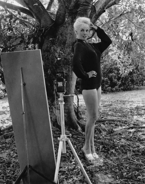 bunny-yeager-self-portrait-photo-with-mirror-web