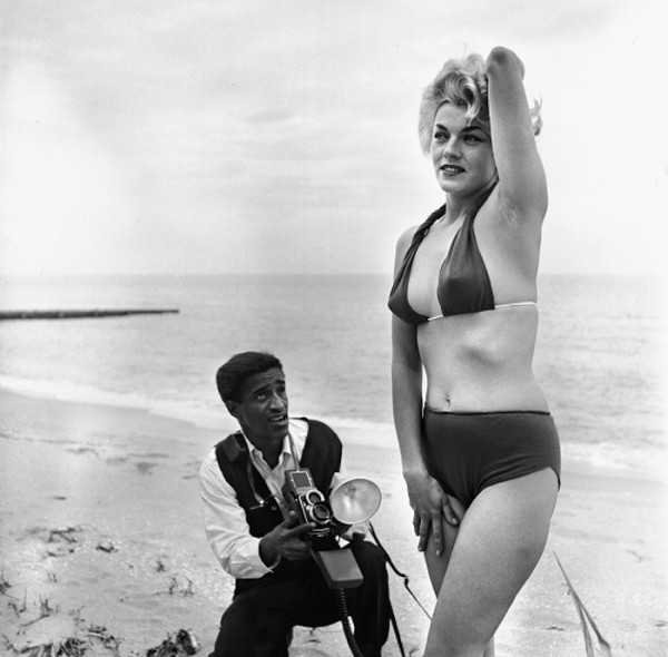 sammy-davis-jr-bunny-yeager-pinup-girl