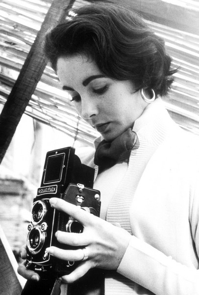 Elisabeth Taylor & Rolleiflex 3.5E