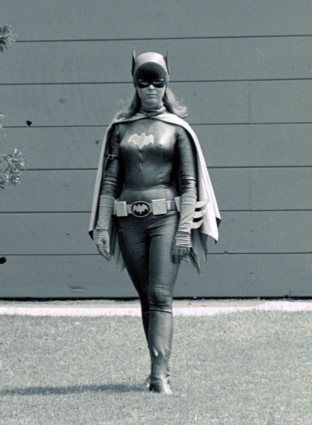 Yvonne Craig 001